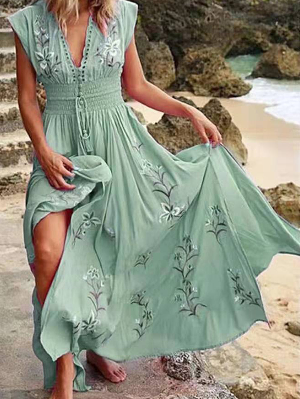 Laverine - V-Neck Boho Maxi Dress - Elegant & Flowy