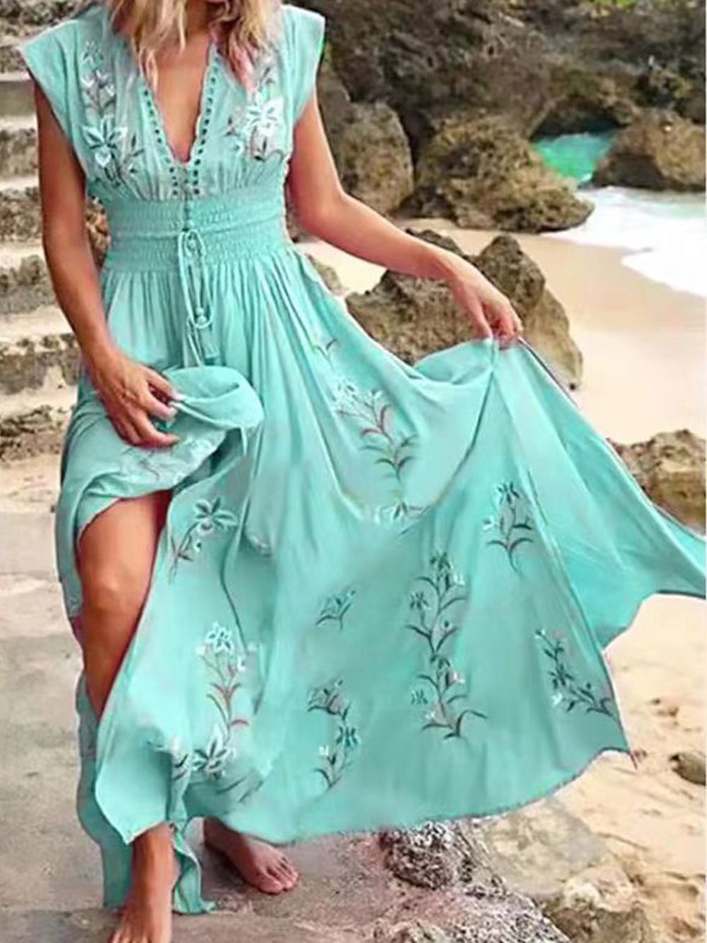 Laverine - V-Neck Boho Maxi Dress - Elegant & Flowy